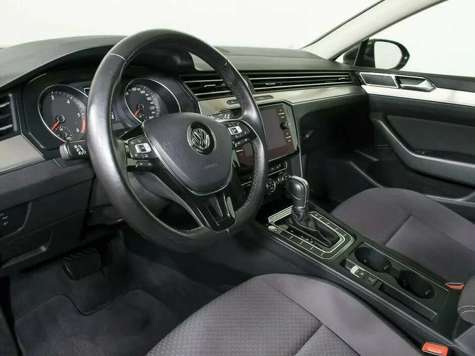 Volkswagen Passat B8 — фото 5