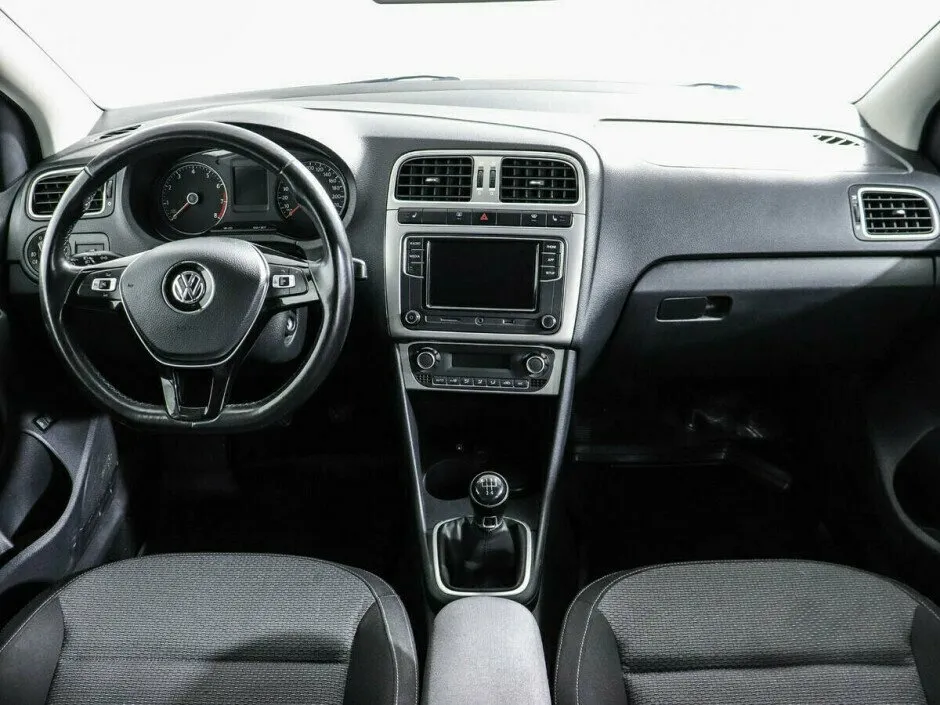 Volkswagen Polo V Рестайлинг — фото 5