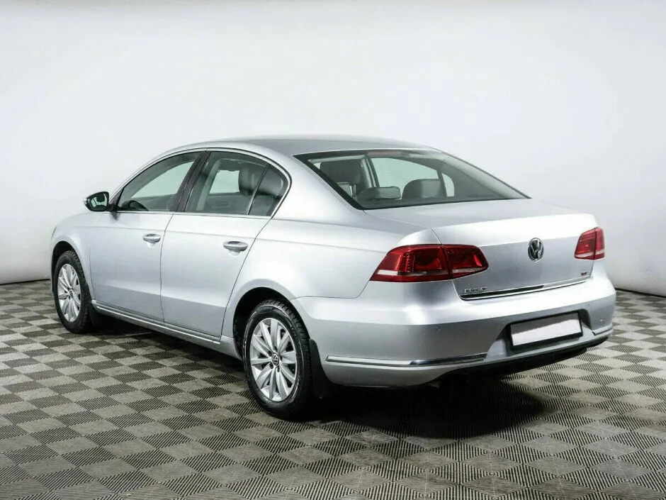 Volkswagen Passat B7 — фото 3