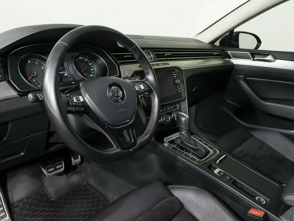 Volkswagen Passat B8 — фото 5