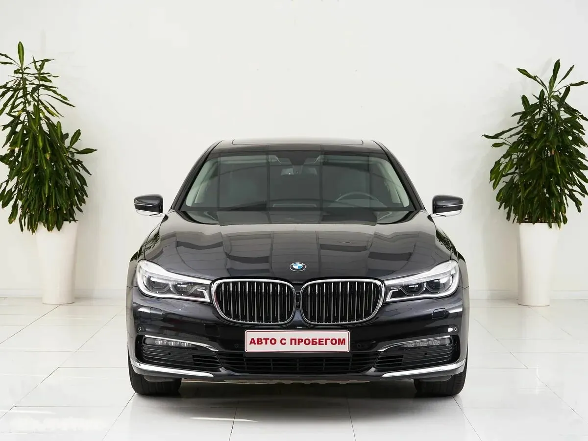 BMW 7 серии VI (G11/G12)