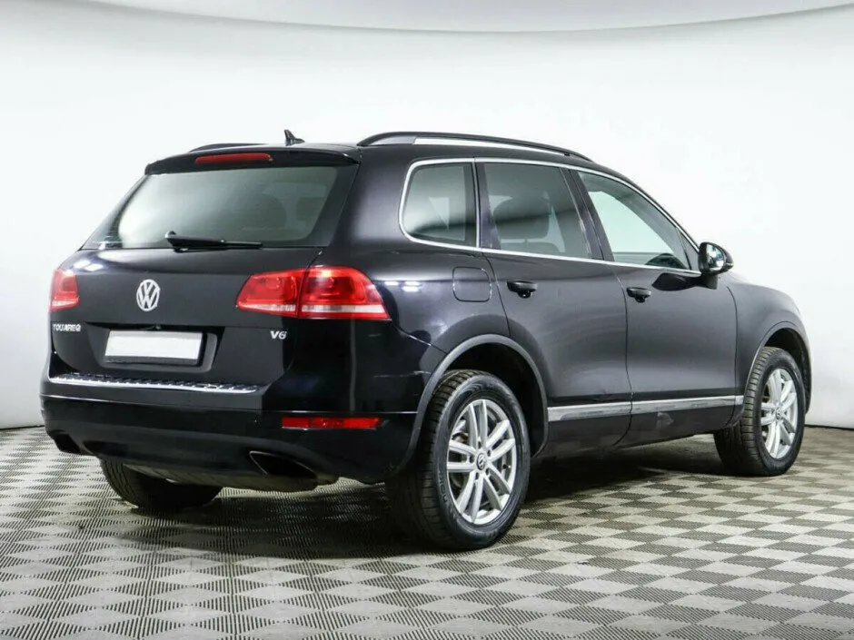Volkswagen Touareg II — фото 3