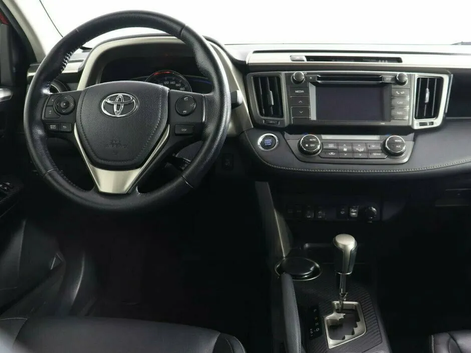 Toyota RAV4 IV (XA40) — фото 5