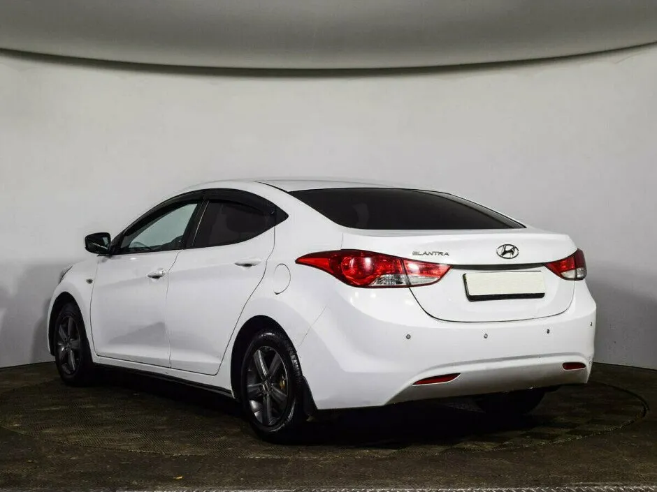Hyundai Elantra V (MD) — фото 3