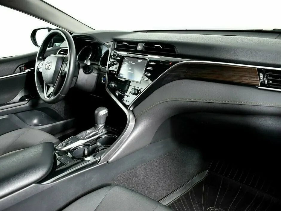 Toyota Camry VIII (XV70) — фото 5