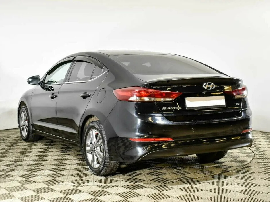 Hyundai Elantra VI (AD) — фото 3