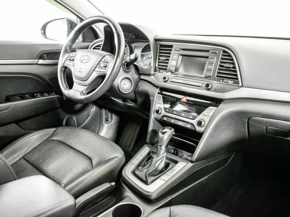 Hyundai Elantra VI (AD) — фото 5