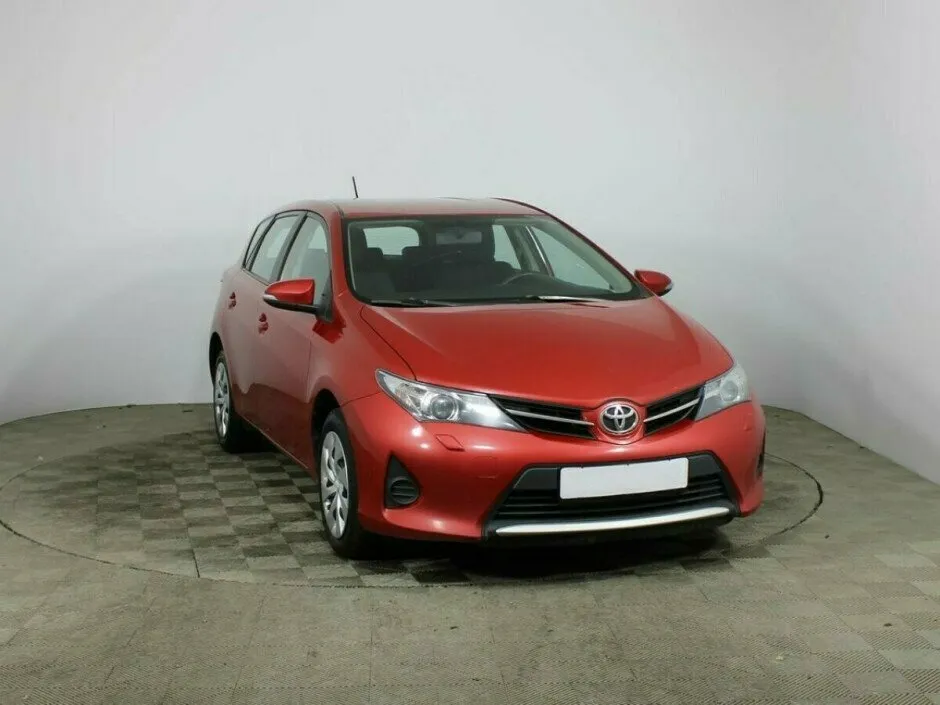 Toyota Auris II — фото 3