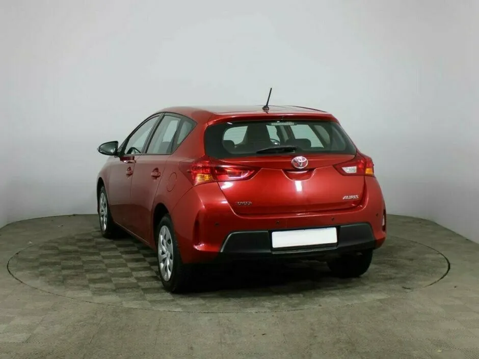 Toyota Auris II — фото 4
