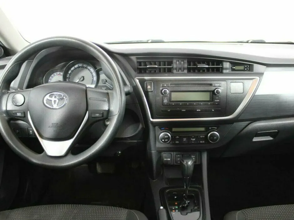 Toyota Auris II — фото 5