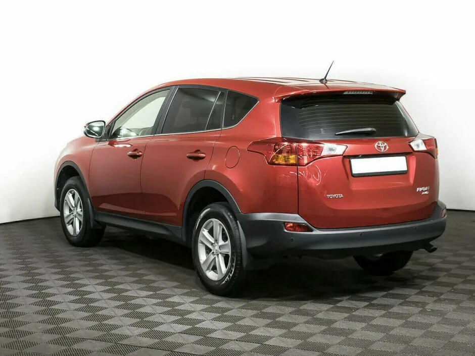 Toyota RAV4 IV (XA40) — фото 4