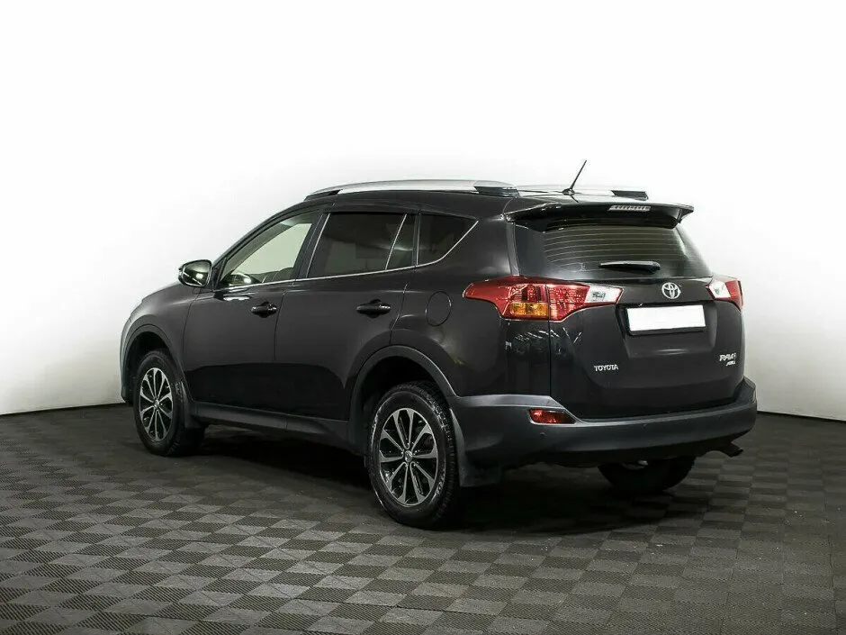 Toyota RAV4 IV (XA40) — фото 3