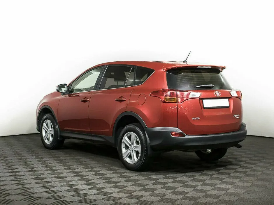 Toyota RAV4 IV (XA40) — фото 4