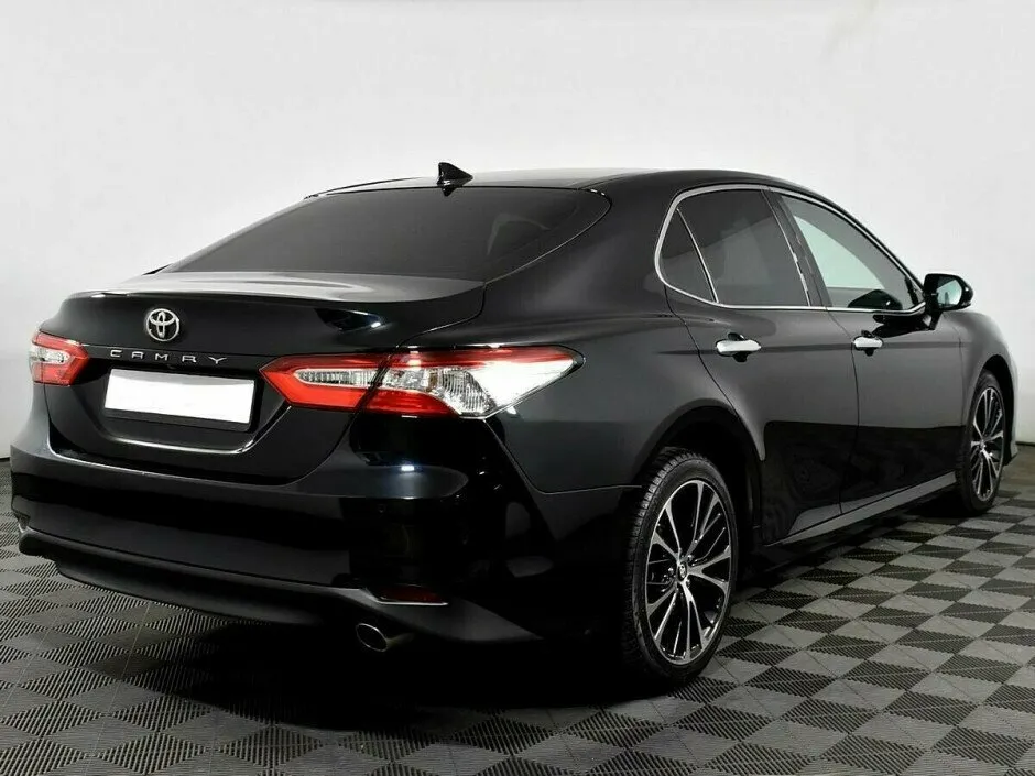 Toyota Camry VIII (XV70) — фото 2