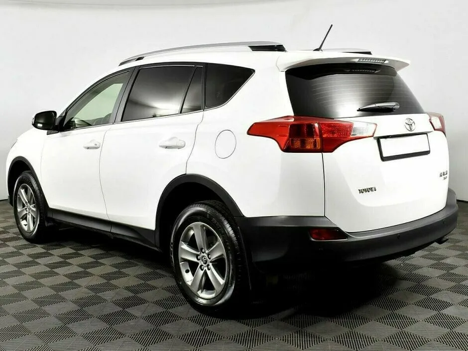Toyota RAV4 IV (XA40) — фото 4