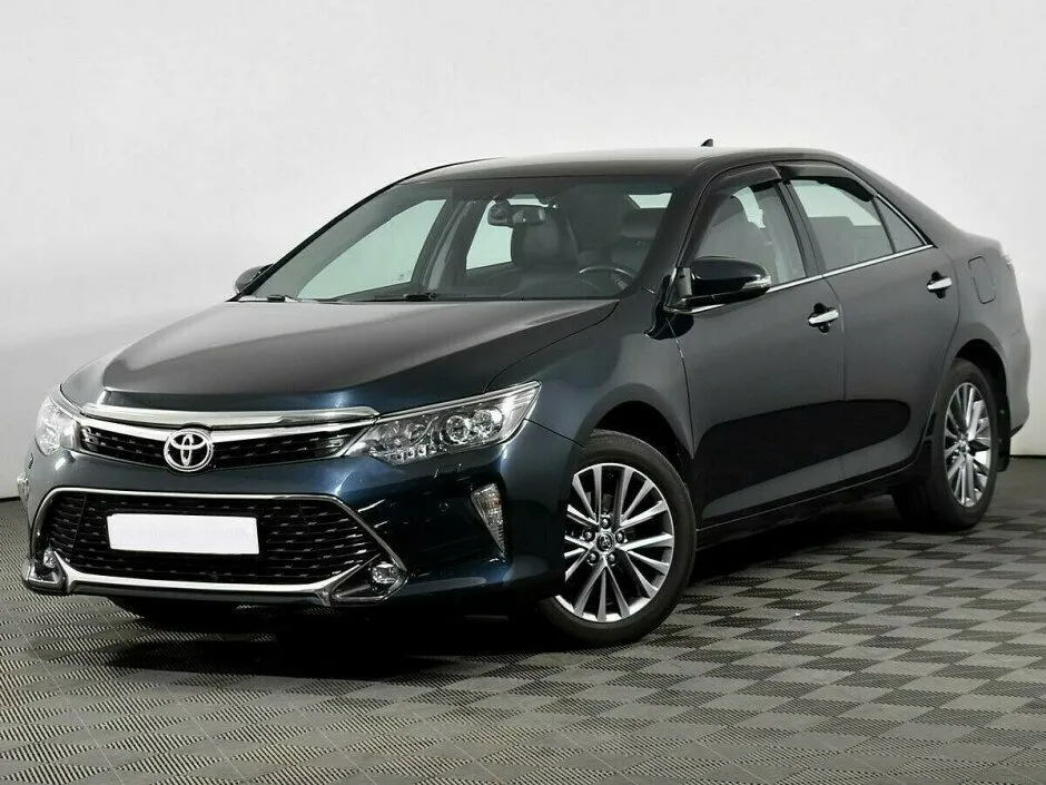 Toyota Camry VIII (XV70)