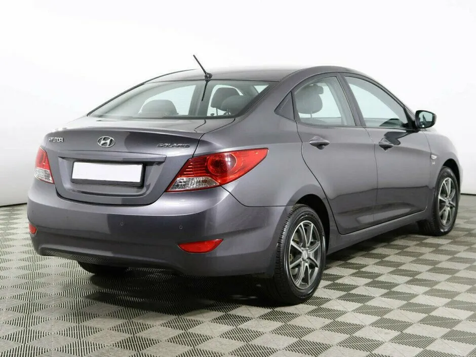 Hyundai Solaris I — фото 4