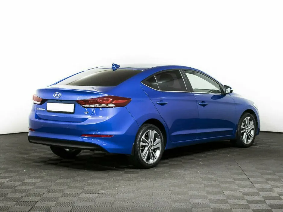 Hyundai Elantra VI (AD) — фото 3