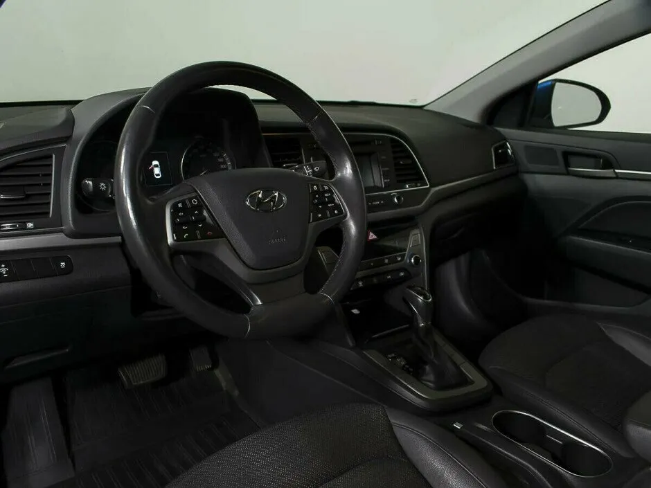 Hyundai Elantra VI (AD) — фото 5