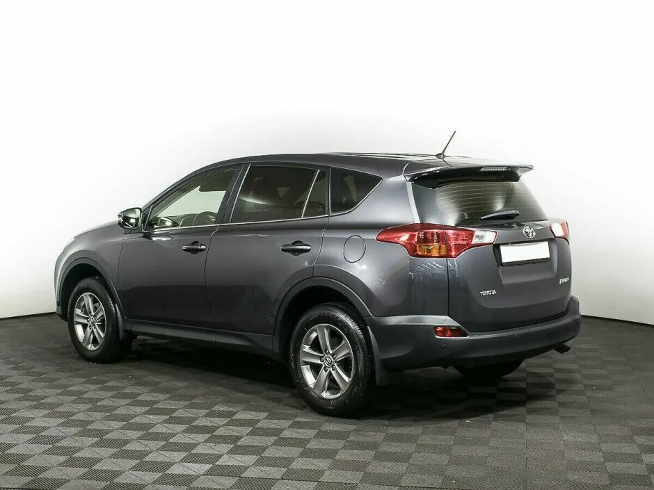 Toyota RAV4 IV (XA40) — фото 3