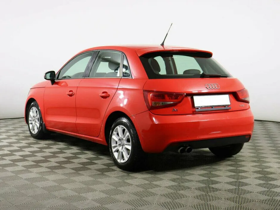 Audi A1 I (8X) — фото 4