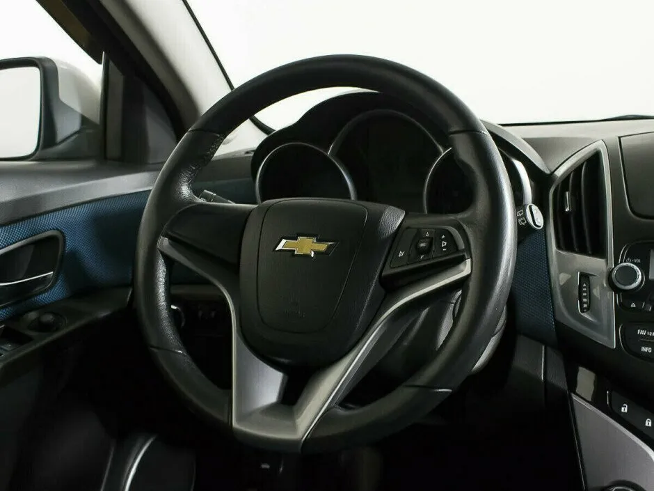 Chevrolet Cruze I Рестайлинг — фото 5