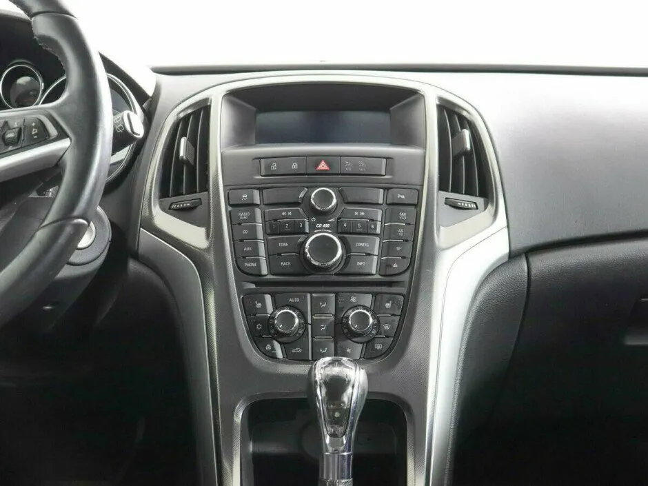 Opel Astra J Рестайлинг — фото 5