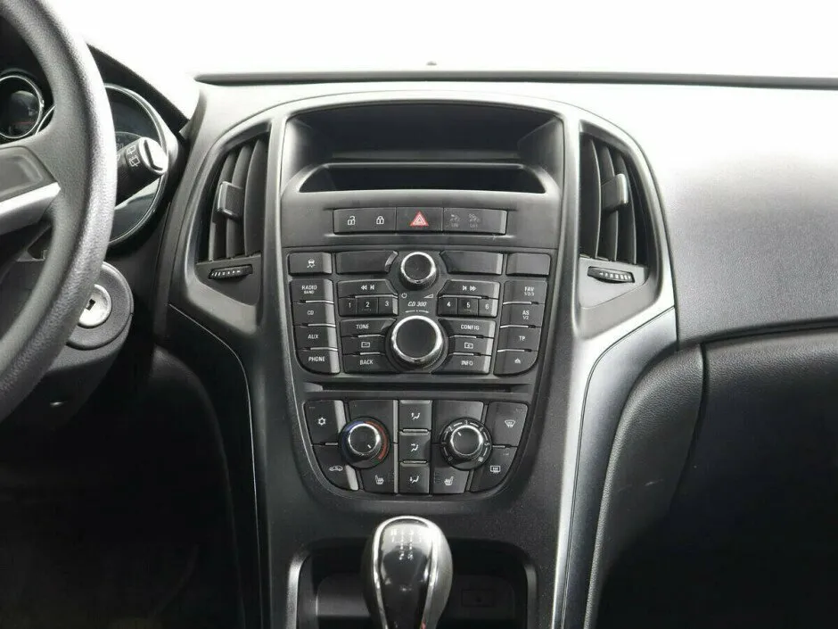 Opel Astra J Рестайлинг — фото 5