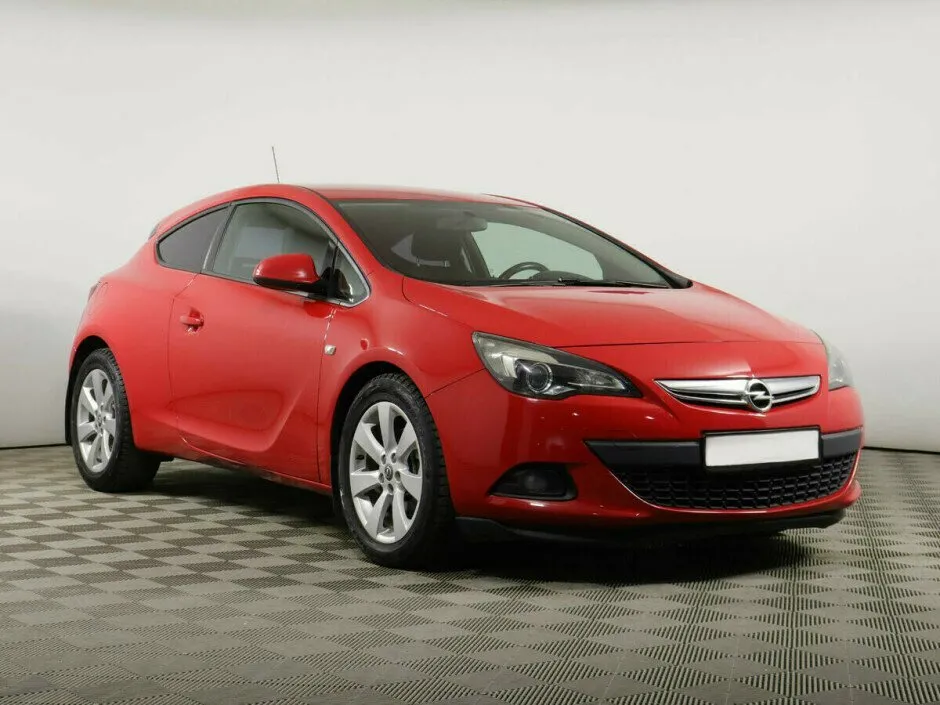 Opel Astra J Рестайлинг — фото 2