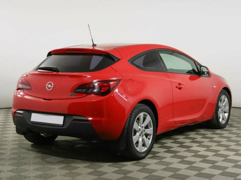 Opel Astra J Рестайлинг — фото 3