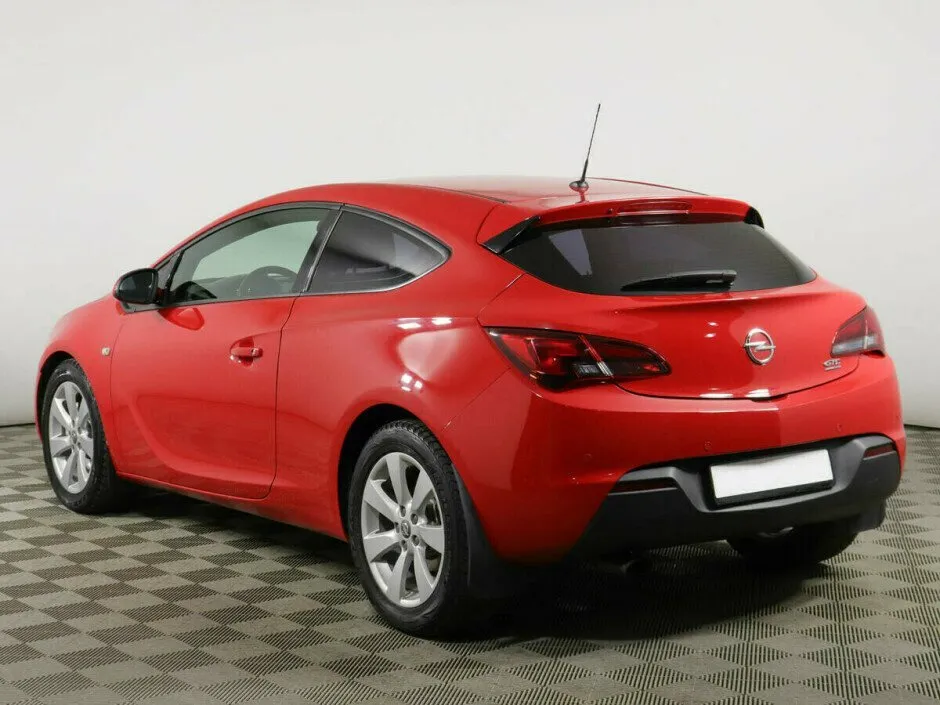 Opel Astra J Рестайлинг — фото 4