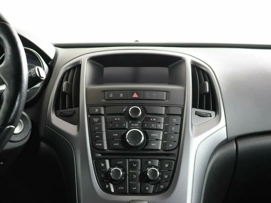 Opel Astra J Рестайлинг — фото 5