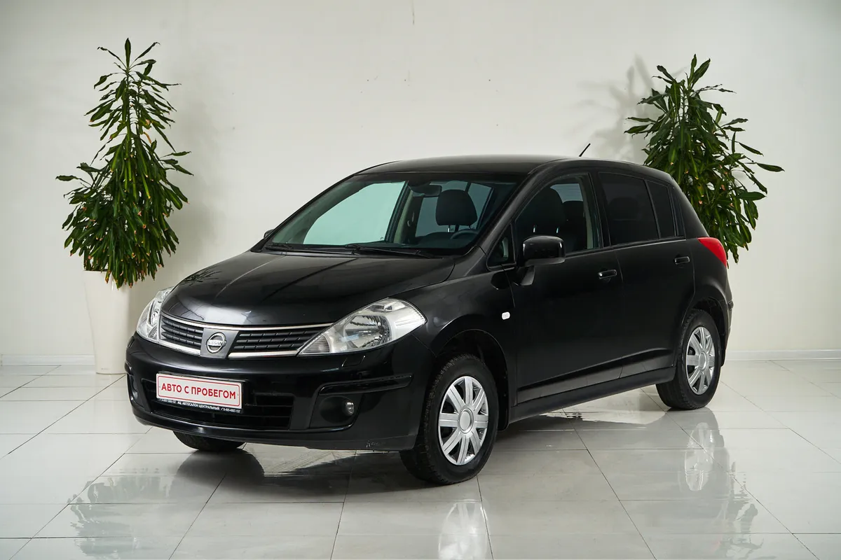 Nissan Tiida I
