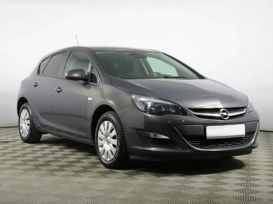Opel Astra J Рестайлинг — фото 2