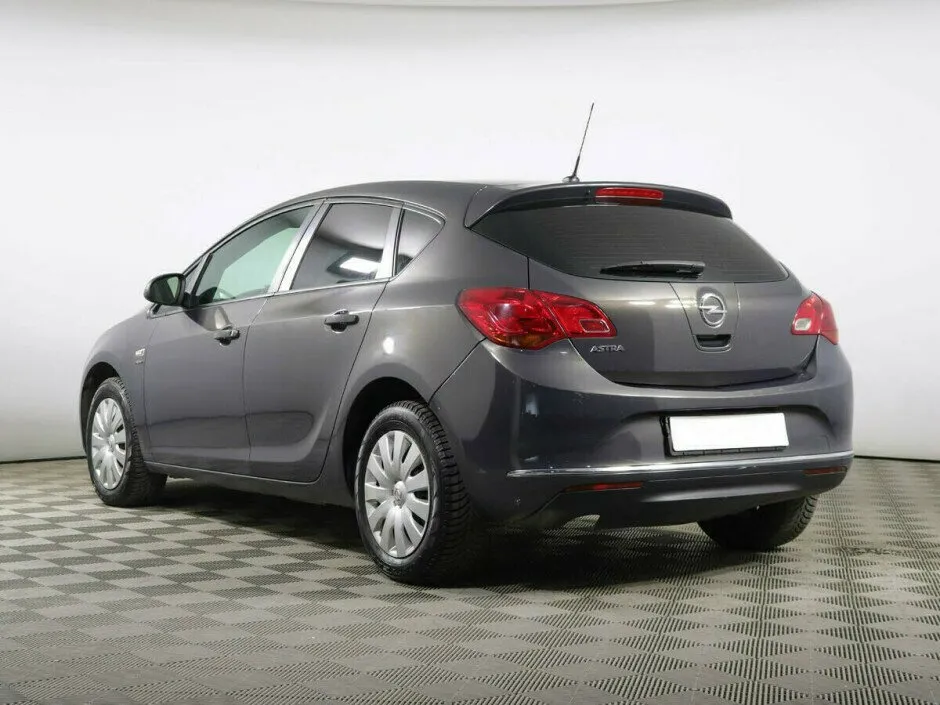 Opel Astra J Рестайлинг — фото 4