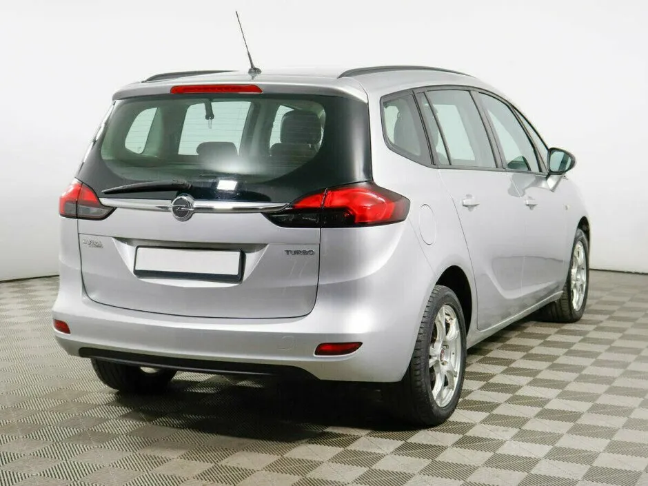 Opel Zafira C — фото 4
