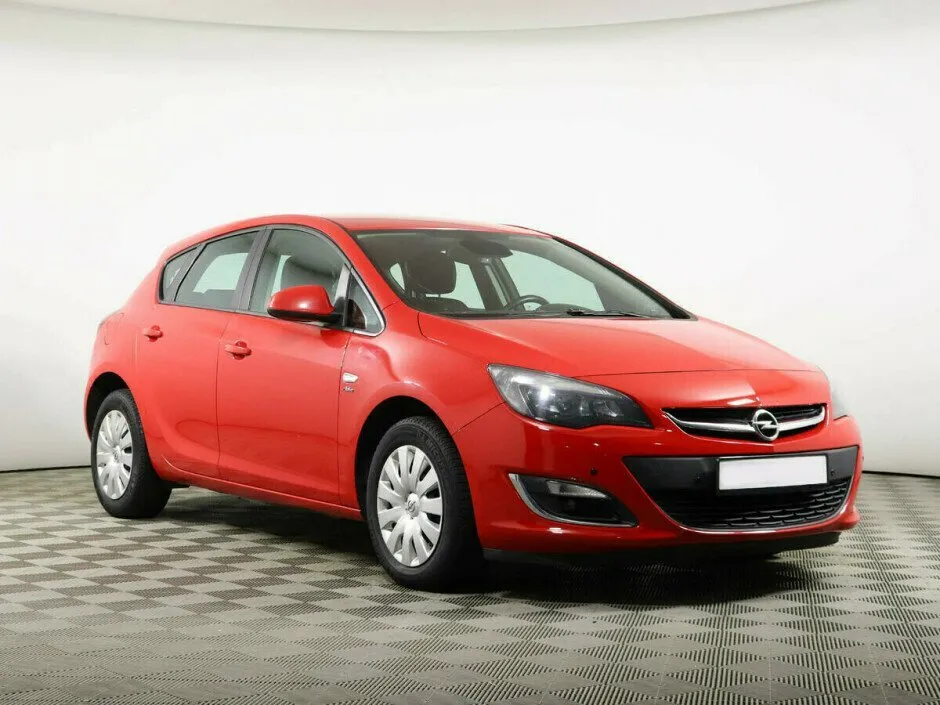 Opel Astra J Рестайлинг — фото 2