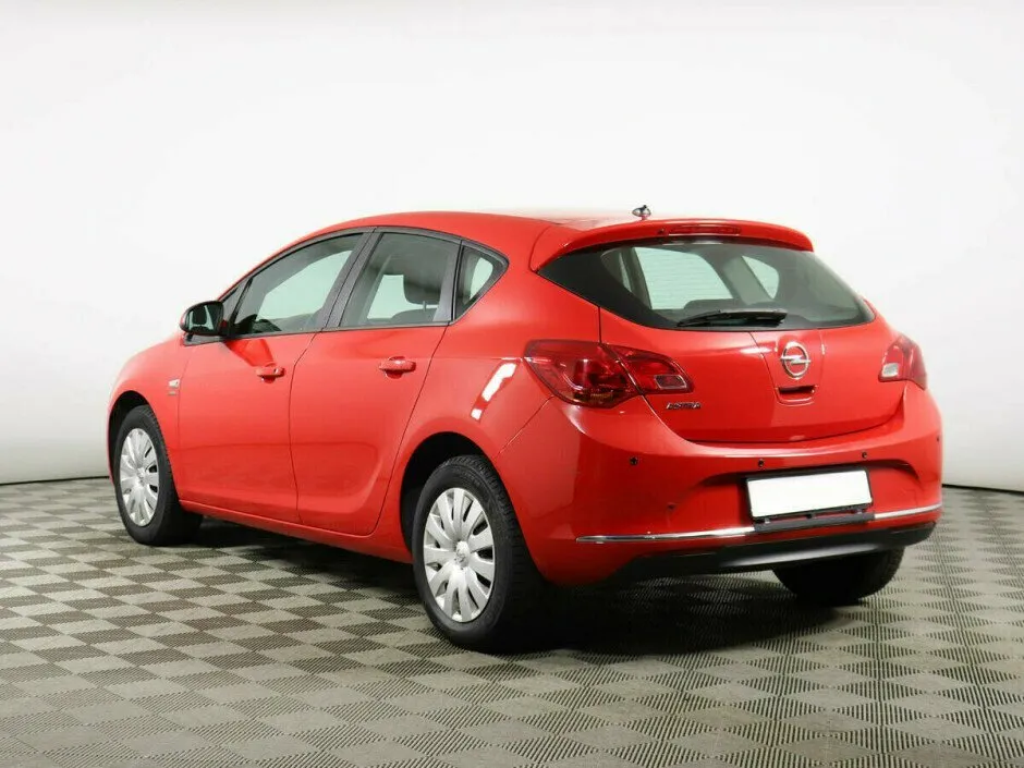 Opel Astra J Рестайлинг — фото 4
