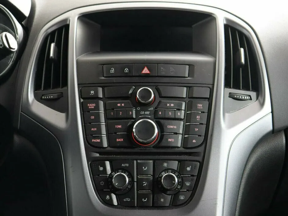 Opel Astra J Рестайлинг — фото 5
