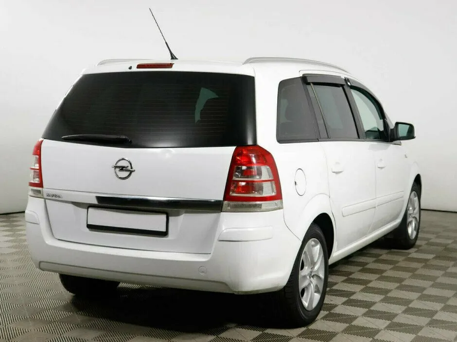 Opel Zafira C — фото 4