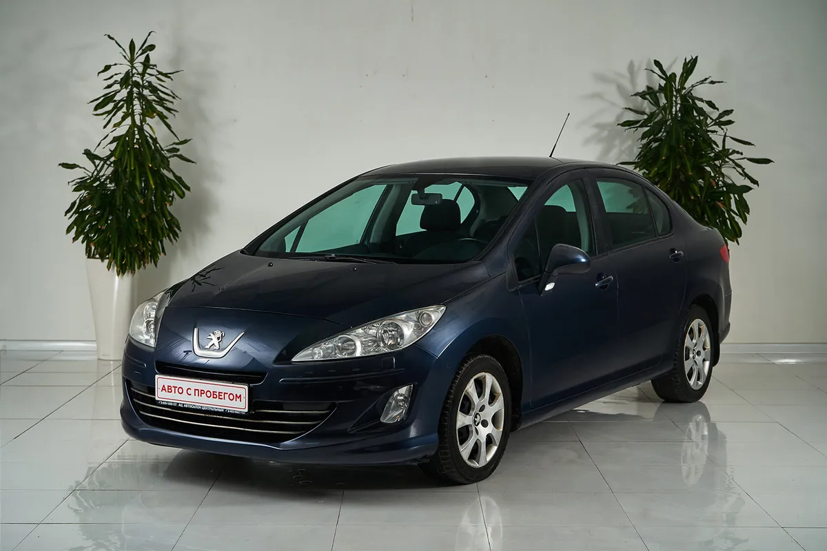 Peugeot 408 I · Style