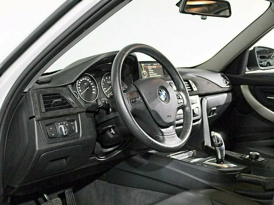 BMW 3 серии VI (F3x) · 320i SE — фото 5