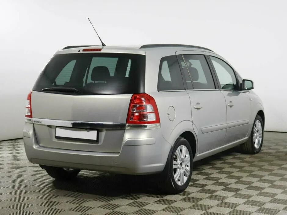 Opel Zafira C — фото 4