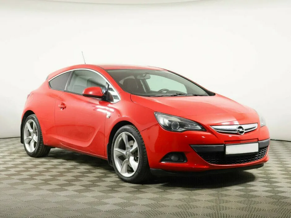 Opel Astra J Рестайлинг — фото 2
