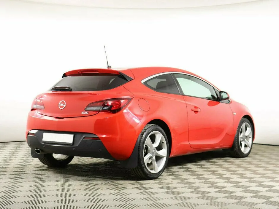 Opel Astra J Рестайлинг — фото 3
