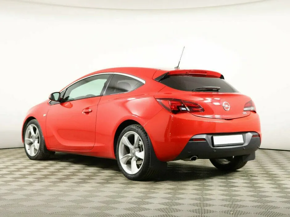 Opel Astra J Рестайлинг — фото 4