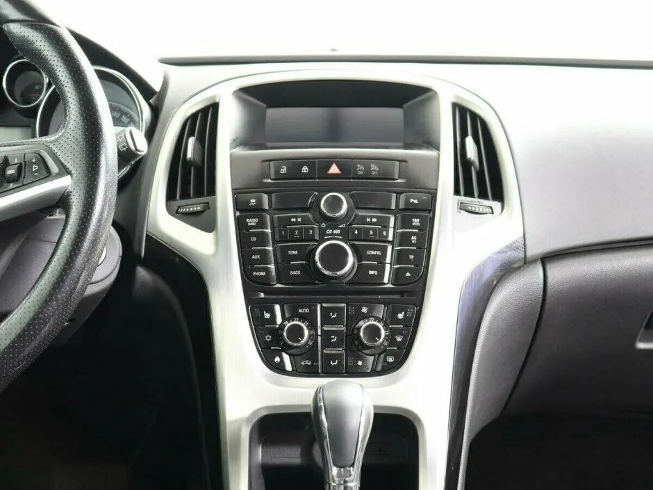 Opel Astra J Рестайлинг — фото 5