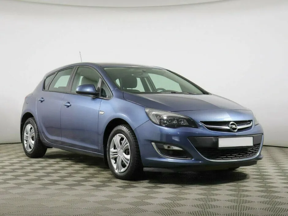 Opel Astra J Рестайлинг — фото 2