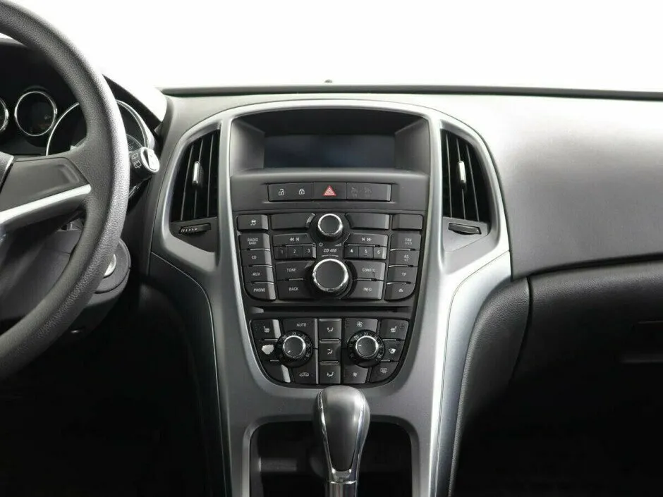 Opel Astra J Рестайлинг — фото 5