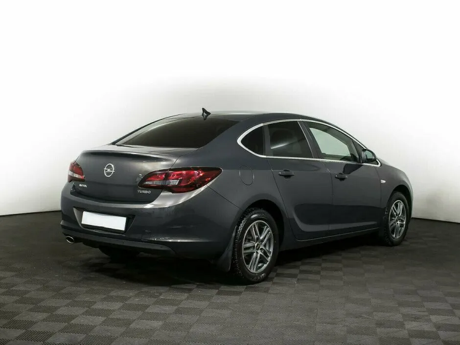Opel Astra J Рестайлинг — фото 3